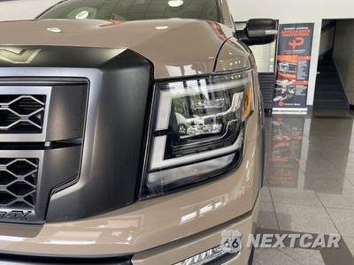 2023 Nissan TITAN PRO-4X Crew Cab Short Bed - zdjęcie 10 z 54 - miniatura