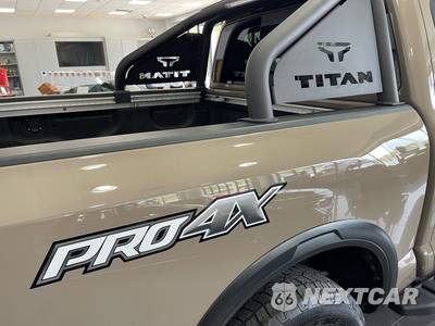 2023 Nissan TITAN PRO-4X Crew Cab Short Bed - zdjęcie 36 z 54 - miniatura