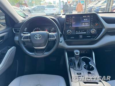 2022 Toyota Highlander LE - zdjęcie 21 z 32 - miniatura