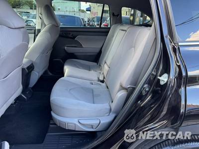 2022 Toyota Highlander LE - zdjęcie 13 z 32 - miniatura