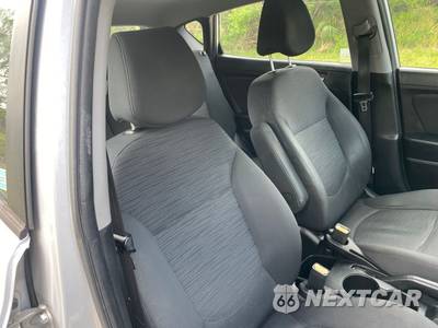 2015 Hyundai Accent GS Hatchback - zdjęcie 28 z 45 - miniatura
