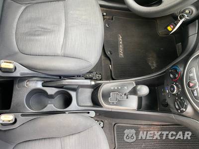 2015 Hyundai Accent GS Hatchback - zdjęcie 42 z 45 - miniatura
