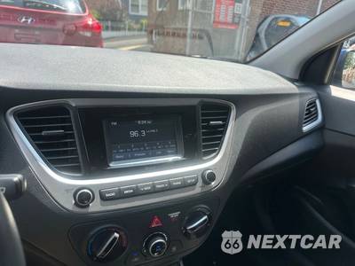 2019 Hyundai Accent SE - zdjęcie 13 z 15 - miniatura