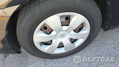 2009 Toyota Camry LE - zdjęcie 5 z 13 - miniatura