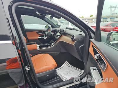 2025 Mercedes-Benz GLC 350e - zdjęcie 8 z 24 - miniatura