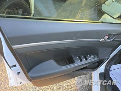 2019 Hyundai Elantra SE Sedan - zdjęcie 9 z 36 - miniatura