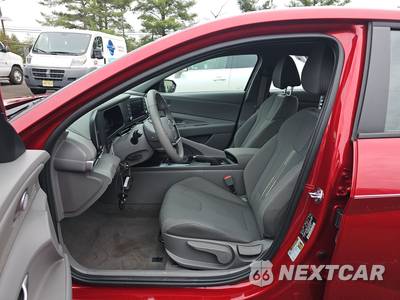 2025 Hyundai Elantra SEL Sport - zdjęcie 7 z 24 - miniatura