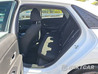 2024 Hyundai Elantra SEL - zdjęcie 13 z 26 - miniatura