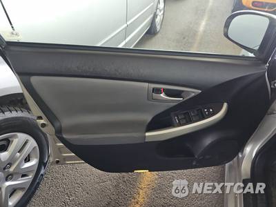 2014 Toyota Prius Four - zdjęcie 9 z 24 - miniatura
