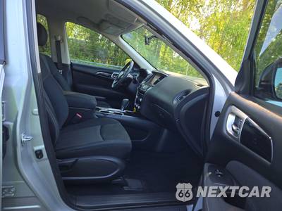 2017 Nissan Pathfinder S - zdjęcie 8 z 47 - miniatura
