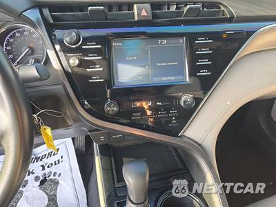 2018 Toyota Camry SE - zdjęcie 11 z 18 - miniatura