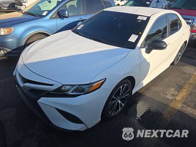2018 Toyota Camry SE - zdjęcie 1 z 18 - miniatura