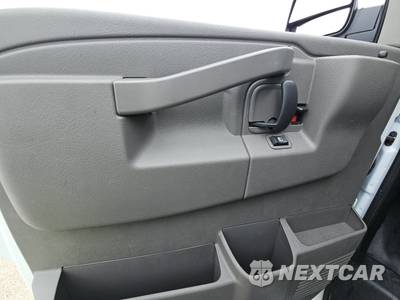 2025 GMC Savana 2500 Cargo Van 1WT 135.0" WB - zdjęcie 9 z 20 - miniatura