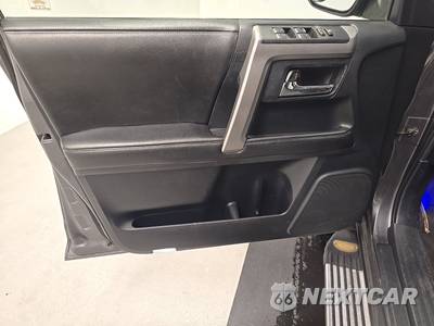 2015 Toyota 4Runner SR5 - zdjęcie 9 z 19 - miniatura