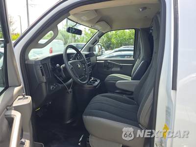 2025 Chevrolet Express 2500 Cargo Van 1WT 135.0" WB - zdjęcie 7 z 23 - miniatura