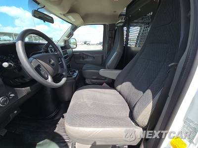 2025 Chevrolet Express 2500 Cargo Van 1WT 135.0" WB - zdjęcie 7 z 26 - miniatura