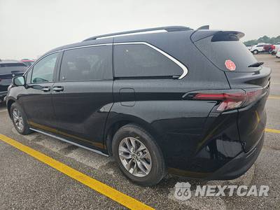2024 Toyota Sienna XLE 8-Passenger 120.5" WB - zdjęcie 6 z 18 - miniatura