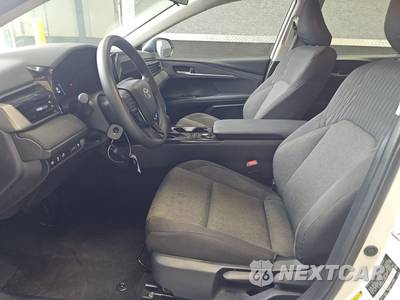 2025 Toyota Camry LE - zdjęcie 7 z 18 - miniatura