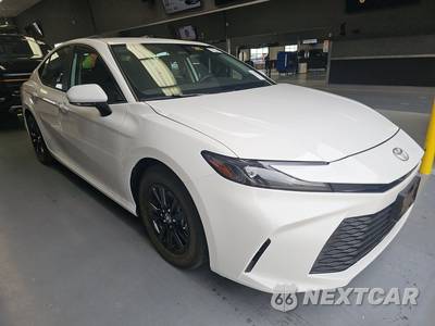 2025 Toyota Camry LE - zdjęcie 3 z 18 - miniatura