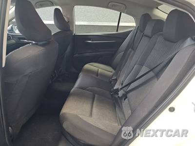 2025 Toyota Camry LE - zdjęcie 13 z 18 - miniatura