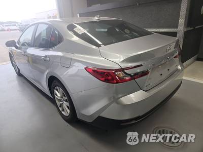 2025 Toyota Camry LE - zdjęcie 6 z 21 - miniatura