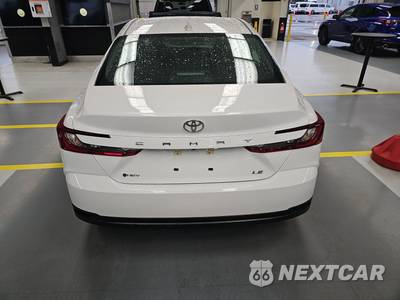 2026 Toyota Camry LE - zdjęcie 5 z 20 - miniatura