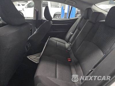 2026 Toyota Camry LE - zdjęcie 13 z 20 - miniatura