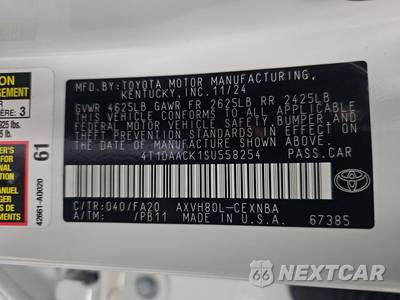 2025 Toyota Camry LE - zdjęcie 14 z 17 - miniatura