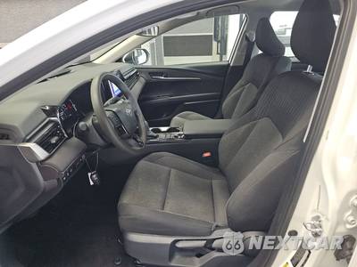 2025 Toyota Camry LE - zdjęcie 7 z 17 - miniatura