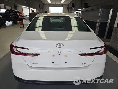 2025 Toyota Camry LE - zdjęcie 5 z 17 - miniatura