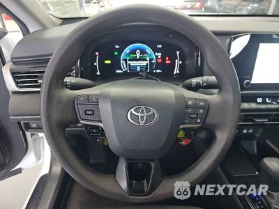 2025 Toyota Camry LE - zdjęcie 10 z 17 - miniatura