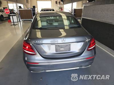 2018 Mercedes-Benz E 300 Sedan - zdjęcie 5 z 21 - miniatura