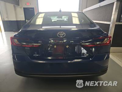 2025 Toyota Camry LE - zdjęcie 5 z 19 - miniatura