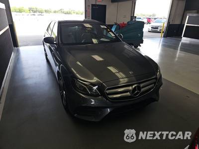 2018 Mercedes-Benz E 300 Sedan - zdjęcie 2 z 21 - miniatura