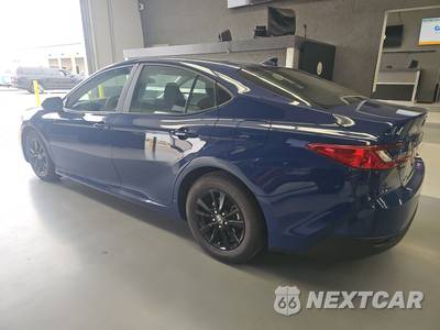 2025 Toyota Camry LE - zdjęcie 6 z 19 - miniatura