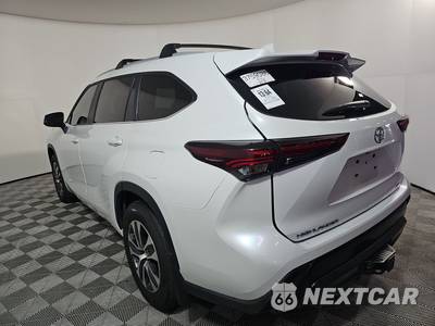2024 Toyota Highlander XLE - zdjęcie 6 z 19 - miniatura