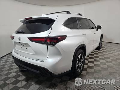 2024 Toyota Highlander XLE - zdjęcie 4 z 19 - miniatura