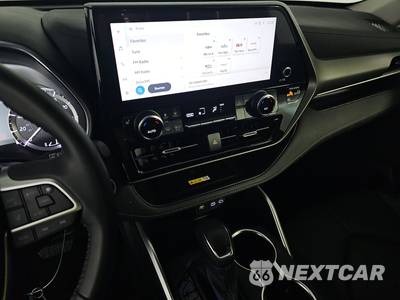 2024 Toyota Highlander XLE - zdjęcie 11 z 19 - miniatura