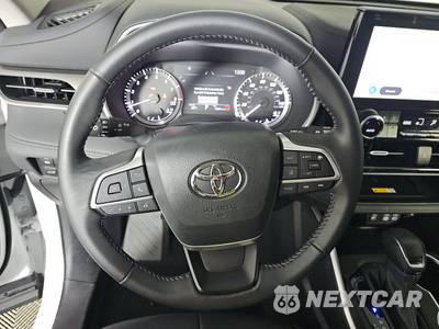 2024 Toyota Highlander XLE - zdjęcie 10 z 19 - miniatura