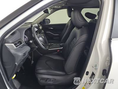 2024 Toyota Highlander XLE - zdjęcie 7 z 19 - miniatura