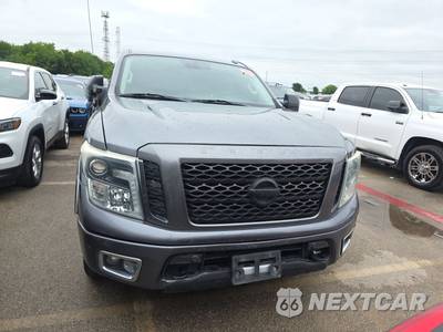 2017 Nissan TITAN PRO-4X Crew Cab Short Bed - zdjęcie 2 z 31 - miniatura