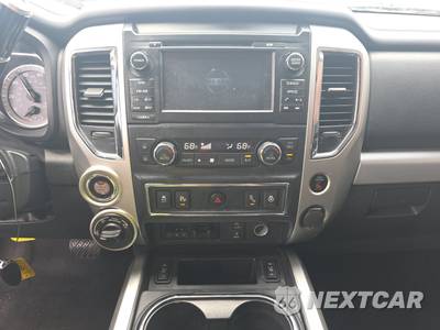 2017 Nissan TITAN PRO-4X Crew Cab Short Bed - zdjęcie 11 z 31 - miniatura