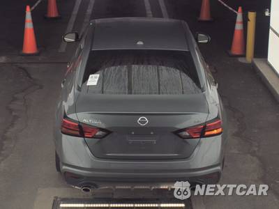 2020 Nissan Altima SR - zdjęcie 5 z 46 - miniatura