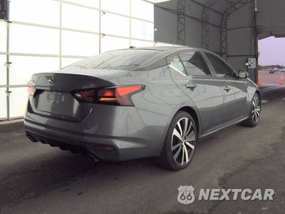 2020 Nissan Altima SR - zdjęcie 4 z 46 - miniatura
