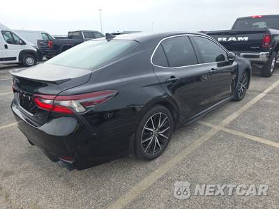 2024 Toyota Camry SE - zdjęcie 4 z 44 - miniatura