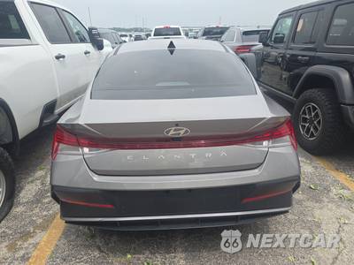 2024 Hyundai Elantra SEL - zdjęcie 5 z 33 - miniatura
