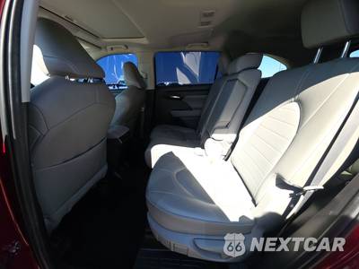 2023 Toyota Highlander XLE - zdjęcie 13 z 35 - miniatura