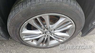2017 Toyota Camry SE - zdjęcie 37 z 49 - miniatura