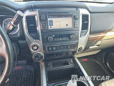 2017 Nissan TITAN XD SL Crew Cab Medium Bed - zdjęcie 11 z 21 - miniatura