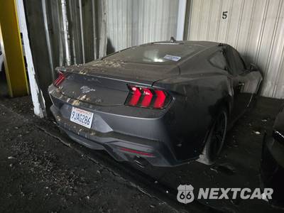 2024 Ford Mustang EcoBoost Coupe - zdjęcie 4 z 31 - miniatura
